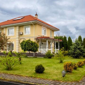 Садова вул., 51