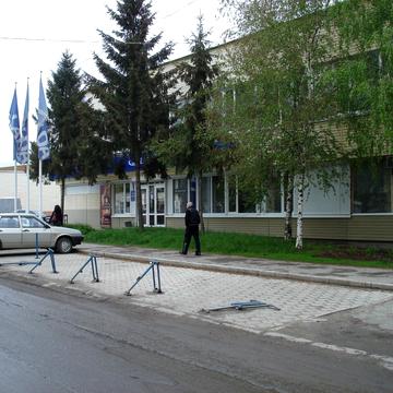 Автобазівська вул., 7