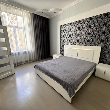 Михайла Драгоманова вул., 22