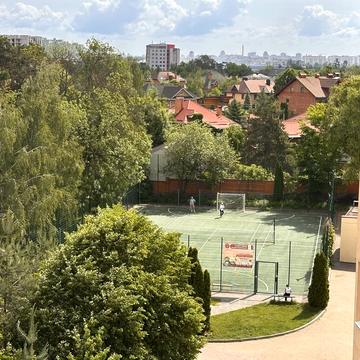 Валерія Лобановського вул., 10