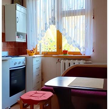Небесної Сотні просп. (Маршала Жукова), 11