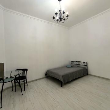 Богдана Хмельницького вул., 35