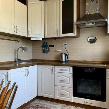Академіка Глушкова просп., 35
