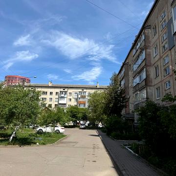 Івана Миколайчука вул., 30
