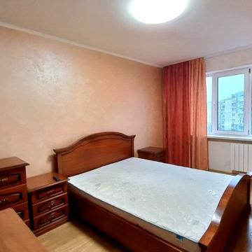 Прирічна вул., 5
