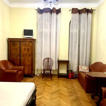 Галицька вул., 1