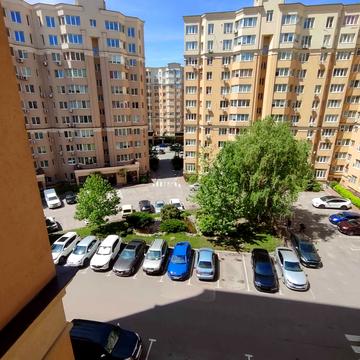 Лесі Українки вул., 28