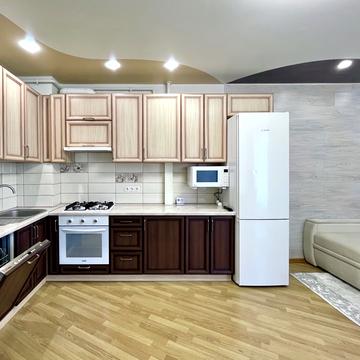 Очеретяна вул., 10