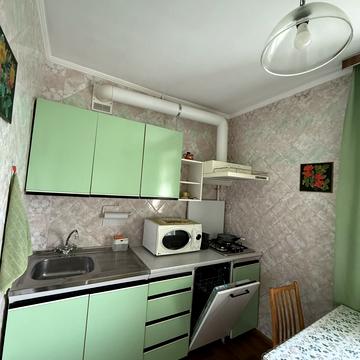 Оболонська вул., 25