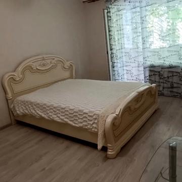 Камянецька вул., 65
