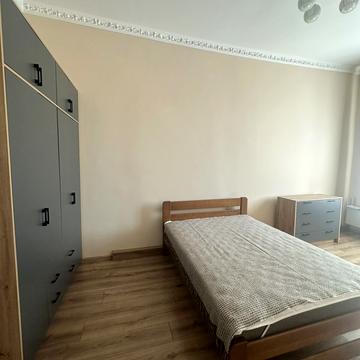 Степана Бандери вул. (), 9