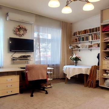 Тараса Кузьміна вул., 35