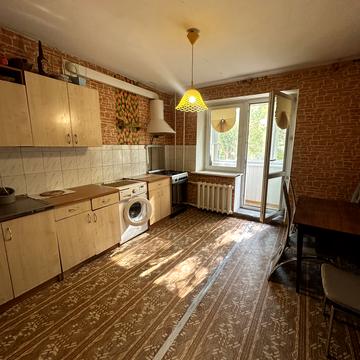 Ігоря Юхновського вул., 30