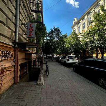 Леся Курбаса вул., 6