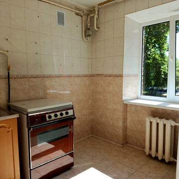 Камянецька вул., 63