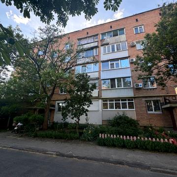 Миру вул., 2