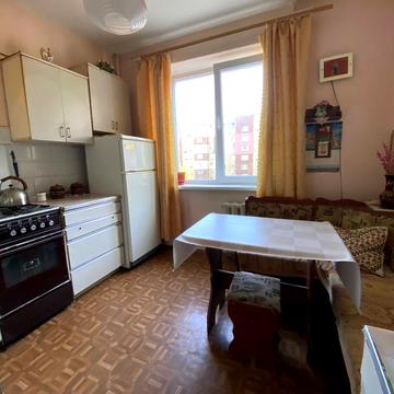 Хуторівка вул., 32