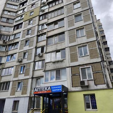 Миколи Лаврухіна вул., 7