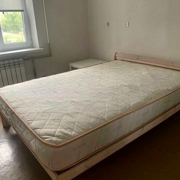 Прирічна вул., 37