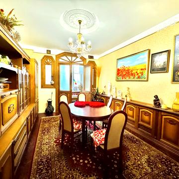 Лазарєва вул., 4