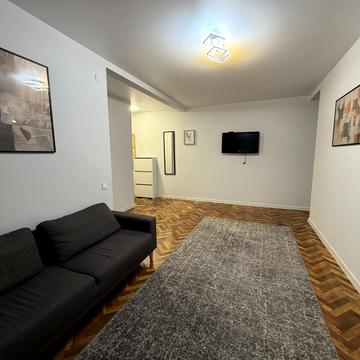 Академіка Ігоря Юхновського вул., 36в
