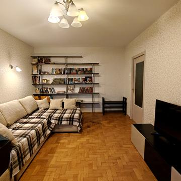 Володимира Висоцького бульв., 7