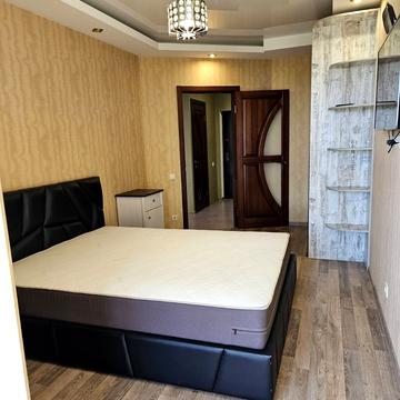 Петропавлівська вул., (Будинок)
