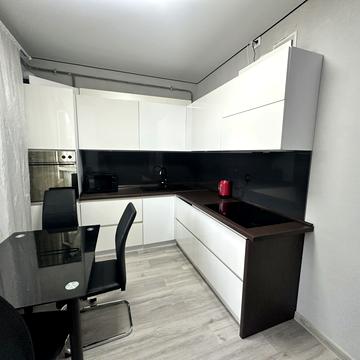 Бельведерська вул., 32а