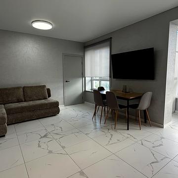 Домбровського вул., 75