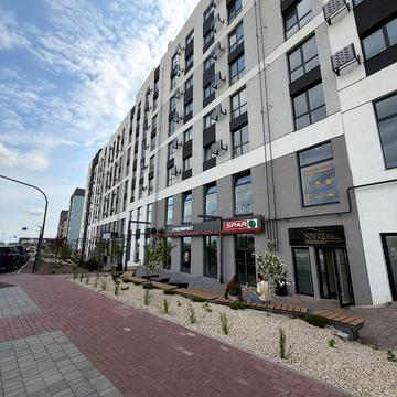 Вячеслава Чорновола вул., (Будинок 37)