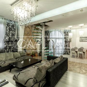 Лабораторна вул., 8