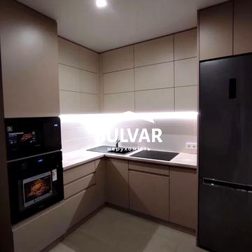 Драгоманова вул., 4