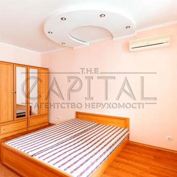 Миколи Бажана просп., 10