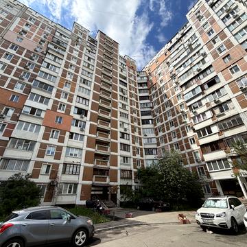Володимира Івасюка просп. (Героїв Сталінграду), 60