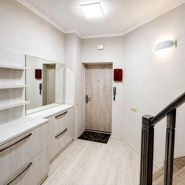 Євгена Коновальця вул., 38