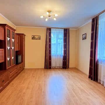Івана Франка вул., 24