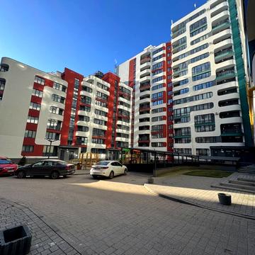 Трускавецька вул., (Будинок Є)