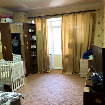 Миру вул., 42