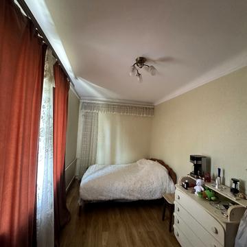 Академіка Вальтера вул., 10