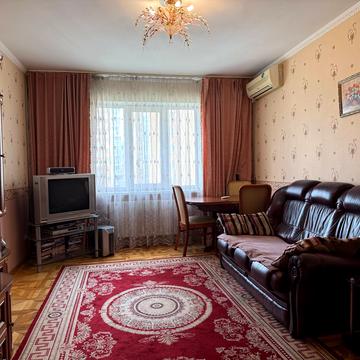 Ніжинська вул., 7
