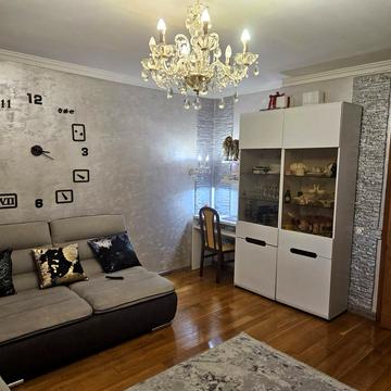 Пасічна вул., 38
