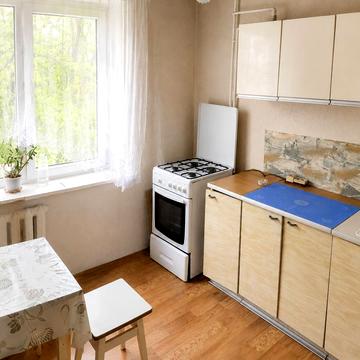 Героїв просп., 4