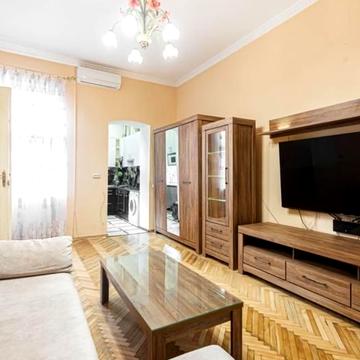 Одеська вул., 5