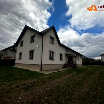 Миру, 55
