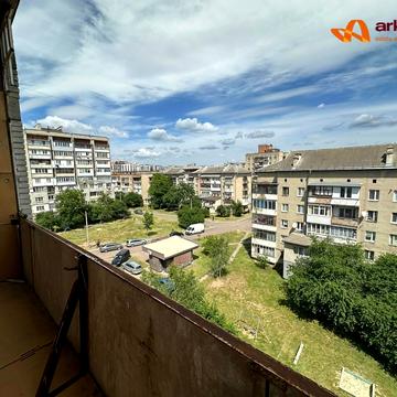 Олександра Довженка вул., 22а