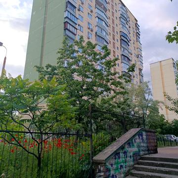 Героїв Дніпра вул., 38-Е