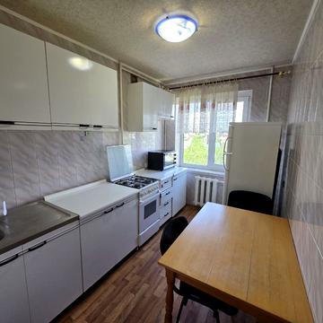 Полонської-Василенко вул. (Желваківського), 6-Б