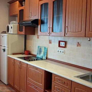 Миколи Бажана просп., 10