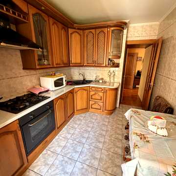 Ревуцького вул., 17-Б