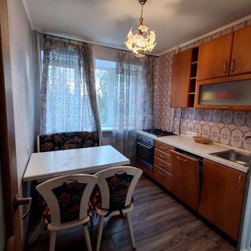 Незалежності вул., 10